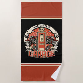 名前をカスタムするレトロガスポンプ自動二輪車バイクもしくは自転車に乗る人車庫 ビーチタオル