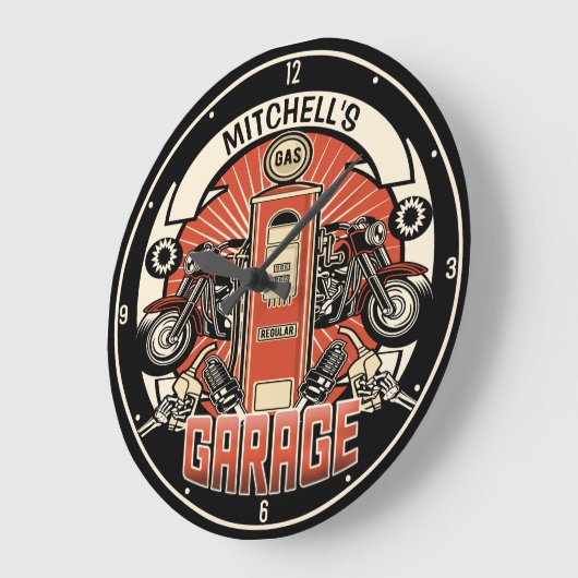 名前をカスタムするレトロガスポンプ自動二輪車バイクもしくは自転車に乗る人車庫 ラージ壁時計 (傾斜)