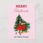 名前をカスタムするレトロクリスマスガールクリスマスツリーピンク シーズンポストカード (正面)