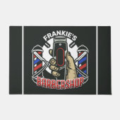 名前をカスタムするレトロ理容師ショップポールバーバーショップ ドアマット (正面)