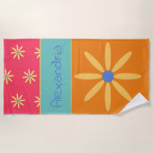 名前をカスタムするレトロ花 ビーチタオル (正面)