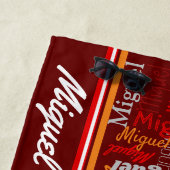 名前をカスタムする全体グラフィック文字赤オレンジ色 ビーチタオル (インサイチュ)