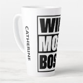 名前をカスタムする妻 – ママ – ボス カフェラテマグ (左アングル)
