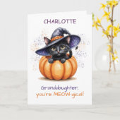 名前をカスタムする孫娘ハロウィーンかわいい猫 カード (黄色い花)