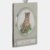 名前をカスタムする日付クーガー、マウンテンライオン水色 シルバープレートバナーオーナメント (右)