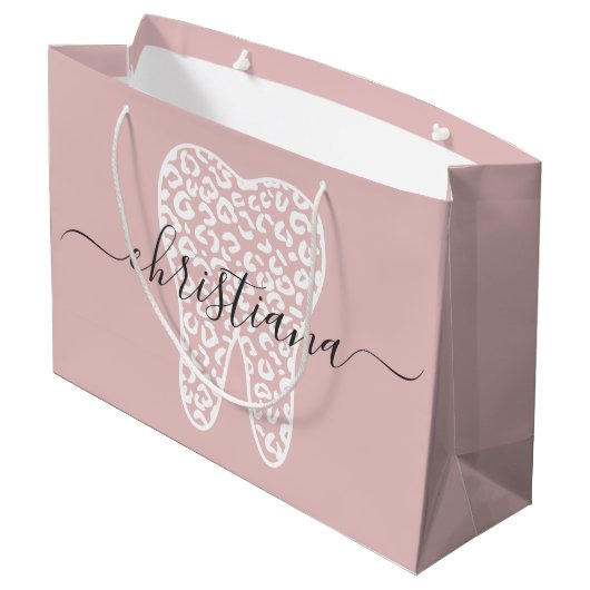 名前をカスタムする歯科ヒョウのプリント歯 ラージペーパーバッグ (裏面アングル)