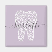 名前をカスタムする歯科用レオパード印歯ギフト マグネット (正面)