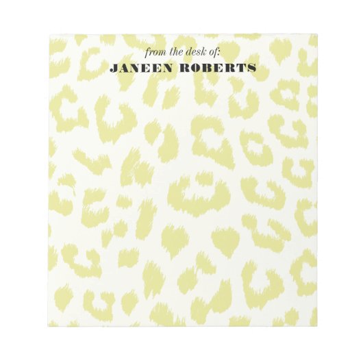 名前をカスタムする淡い色のグリーンレオパード ノートパッド (正面)