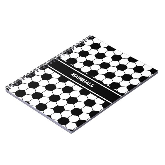 名前をカスタムする白黒サッカーボールパターン ノートブック (左側)