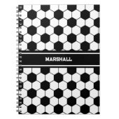 名前をカスタムする白黒サッカーボールパターン ノートブック (正面)