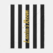 名前をカスタムする白黒ストライプの フリースブランケット (正面)