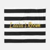 名前をカスタムする白黒ストライプの フリースブランケット (正面(横))