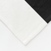 名前をカスタムする白黒ストライプの フリースブランケット (角)