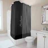 名前をカスタムする白黒ストライプパターン2022 シャワーカーテン (インサイチュ)