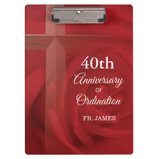 名前をカスタムする祭司記念日コーディネーションレッドローズ クリップボード (正面)