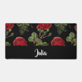 名前をカスタムする紅色のバラ デスクマット (正面)
