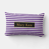名前をカスタムする紫/白ストライプ色 ランバークッション (裏面)