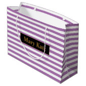 名前をカスタムする紫/白ストライプ色 ラージペーパーバッグ (裏面アングル)