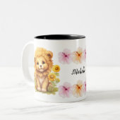 名前をカスタムする脚花かわいいライオンスケッチ ツートーンマグカップ (正面左)