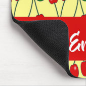 名前をカスタムする赤さくらんぼオン黄色 マウスパッド (コーナー)