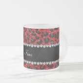 名前をカスタムする赤グリッターヒョウ フロストグラスマグカップ (正面右)