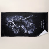 名前をカスタムする踊りカップル ビーチタオル (正面)