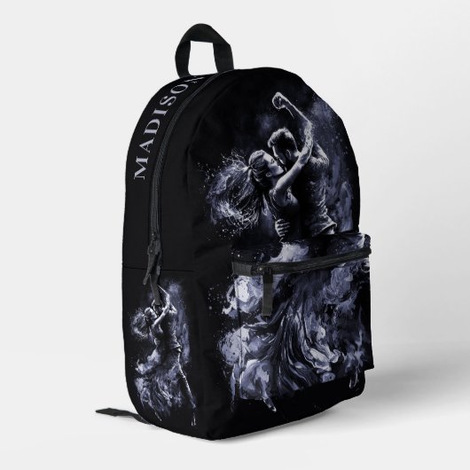 名前をカスタムする踊りカップル プリントバックパック (裏面左端)