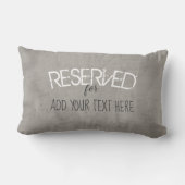 名前をカスタムする追加文字グレー用に予約さ動揺してれる ランバークッション (裏面)