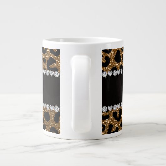 名前をカスタムする金ゴールドグリッターチータープリント ジャンボコーヒーマグカップ (裏面)