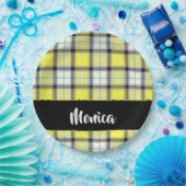 名前をカスタムする黄格子模様 ペーパープレート (パーティー)