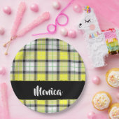 名前をカスタムする黄格子模様 ペーパープレート (パーティー)