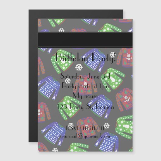 名前をカスタムする黒の醜いクリスマスセーターの柄 マグネット招待状 (正面/裏面)