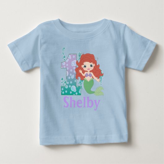 名前をカスタムする1歳の誕生日プリンセスマーメイドシャツ ベビーTシャツ (正面)