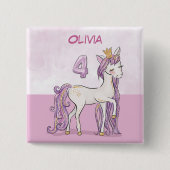 名前をカスタムする4th誕生日ピンクの馬と王冠 缶バッジ (正面)