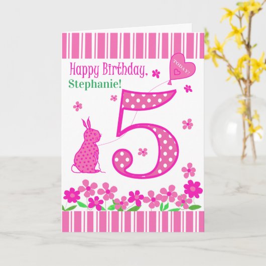名前をカスタムする5番目の誕生日（ピンクバニーカード付き） カード (黄色い花)