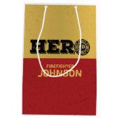 名前をカスタムする、ファイアファイターヒーロー ミディアムペーパーバッグ (裏面)