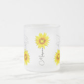 名前をカスタムする&モノグラムひまわりエレガント付き フロストグラスマグカップ (中央)