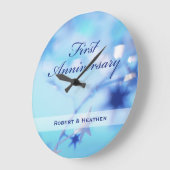 名前をカスタムする、一結婚周年記念の輝き ラージ壁時計 (傾斜)