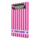 名前をカスタムする+淡いピンク&深いピンクストライプ ミニクリップボード (アングル2)