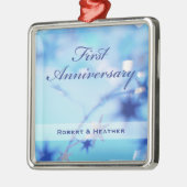 名前をカスタムする、結婚一周年記念 メタルオーナメント (左)