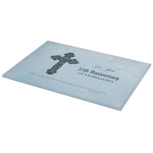 名前をカスタムする・記念日の叙勲、司祭 カッティングボード (角)