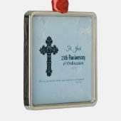 名前をカスタムする・記念日の叙勲、司祭 メタルオーナメント (右)