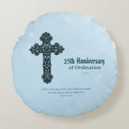 名前をカスタムする・記念日の叙勲、司祭 ラウンドクッション