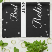 名前をカスタムする、退職祝いブラック キッチンタオル (折り畳み)