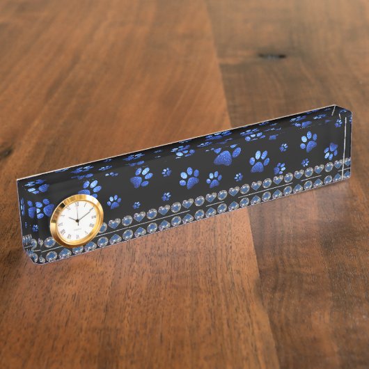 名前をカスタムする、青グリッター犬の足 デスクネームプレート (側面)