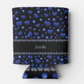 名前をカスタムする、青ハートグリッターパターン 缶クーラー (裏面)