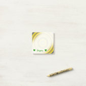 名前をカスタムする + 黄色及び灰色の入り込まれた円パターン ポストイット (デスク上)