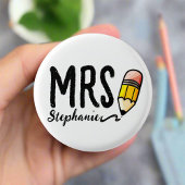 名前をカスタムするlキュートペンシルタイポグラフィ先生 缶バッジ