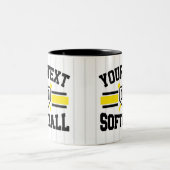 名前をパーソナライズされた追加ソフトボール選手の多様性チーム ツートーンマグカップ (中央)