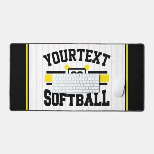 名前をパーソナライズされた追加ソフトボール選手の多様性チーム デスクマット (キーボード&マウス)